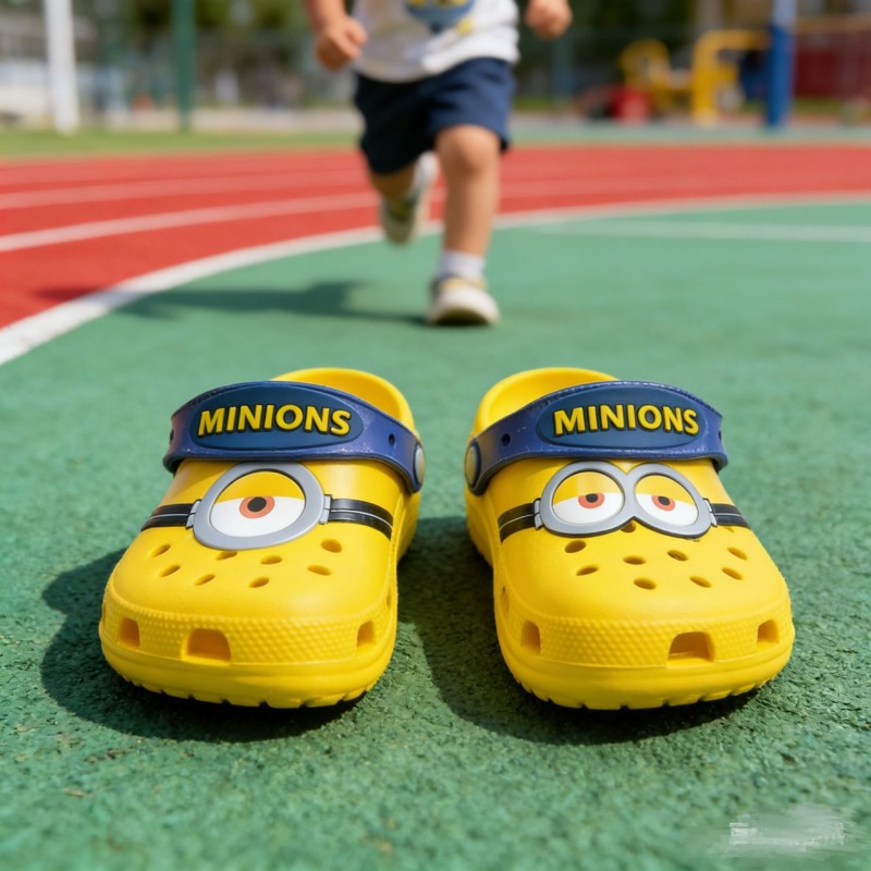 Woodworking Ideas - Minions sandals cute girls wooden clogs
